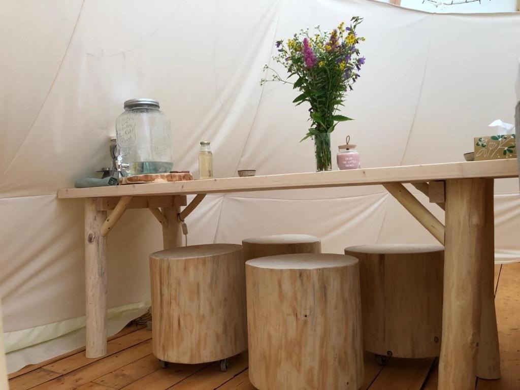 Hotel Glamping Nad Meandry Unhošť Exterior foto